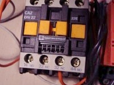 کنتاکتور در تابلو برق
